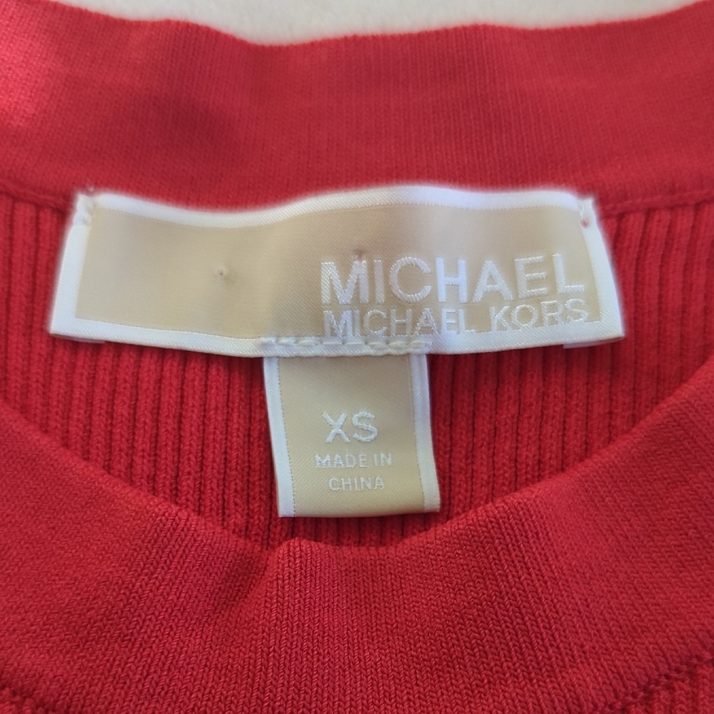 Sleeveless Red Ribbed Top - Picture 2 of 4